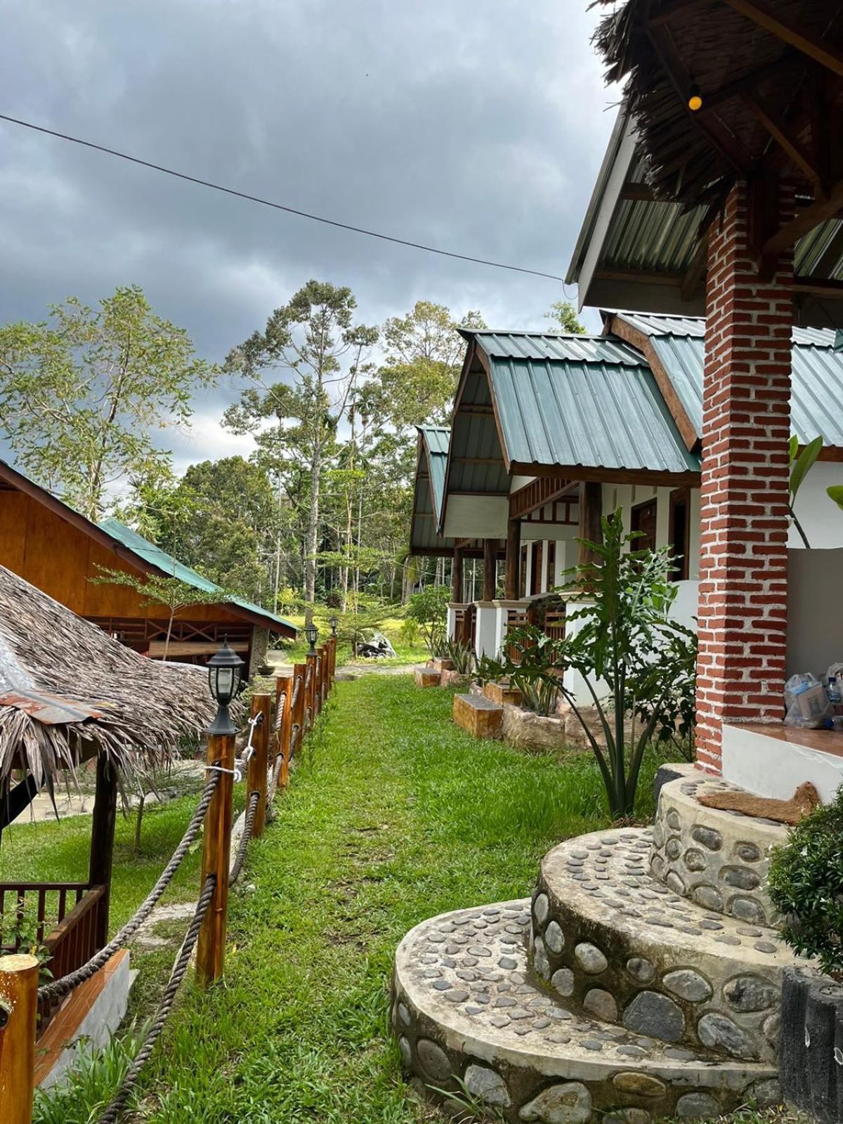 בוקיט לוואנג Asim Paris Guesthouse & Jungle Trekking מראה חיצוני תמונה
