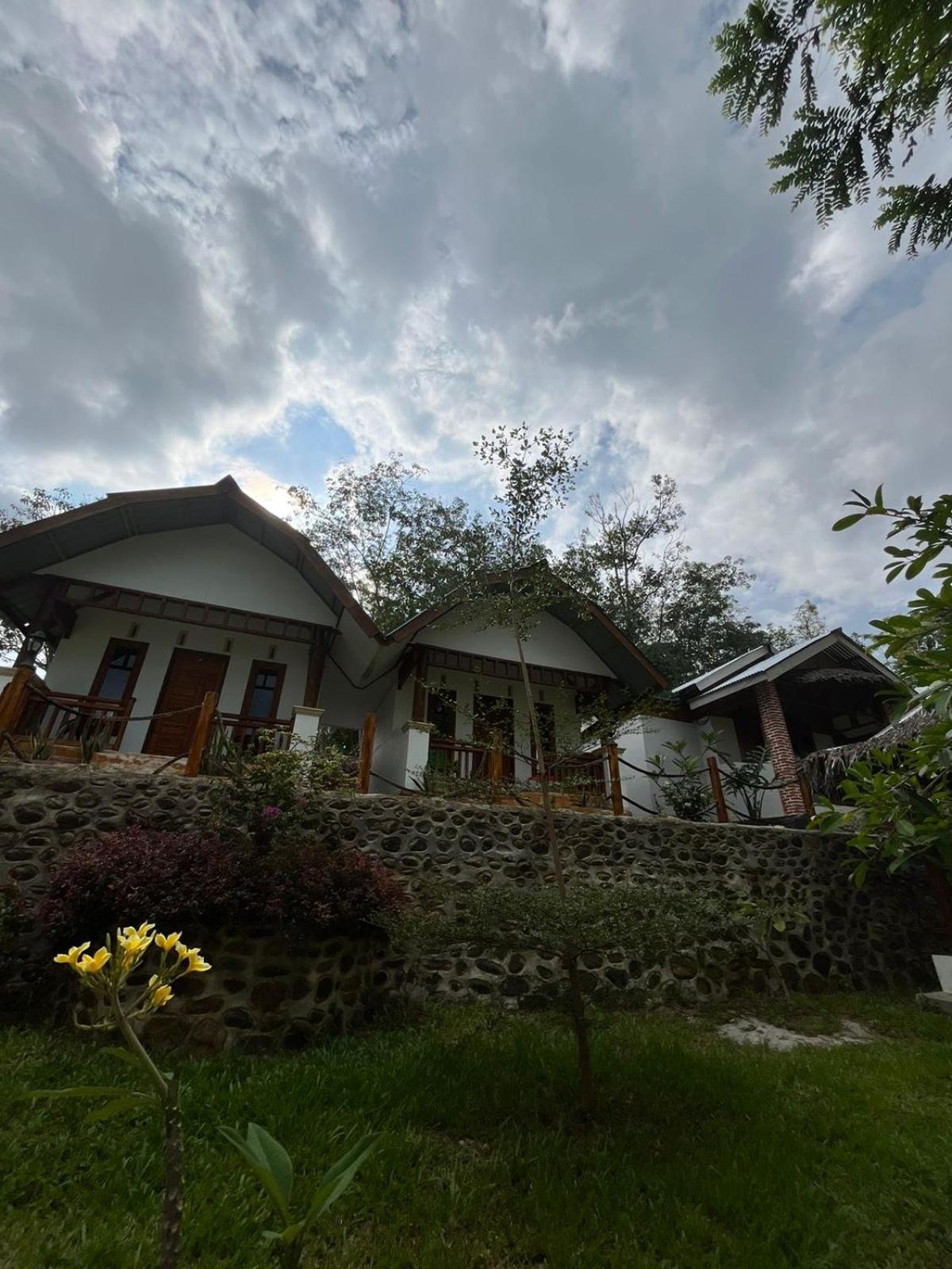 בוקיט לוואנג Asim Paris Guesthouse & Jungle Trekking מראה חיצוני תמונה