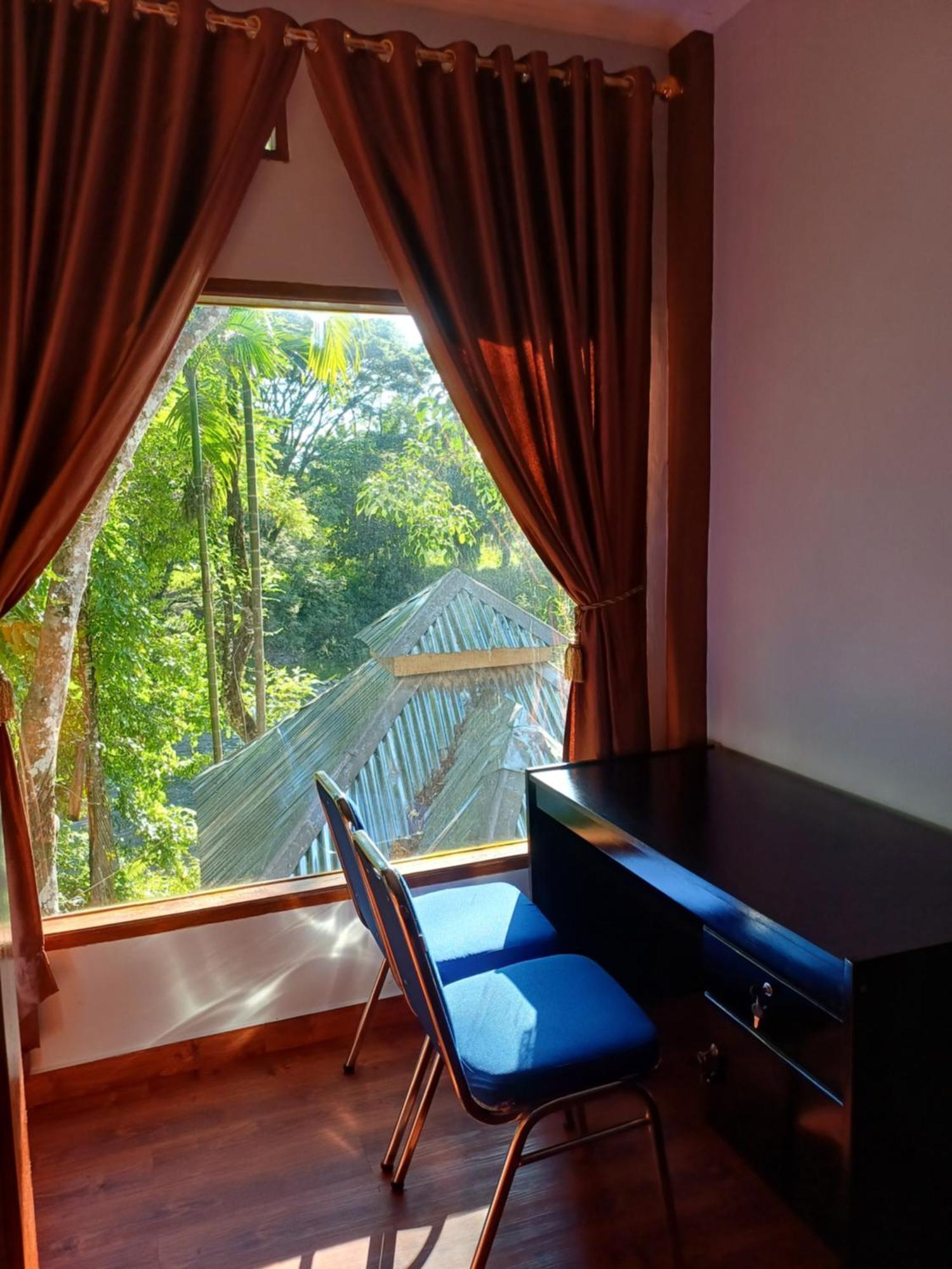 בוקיט לוואנג Asim Paris Guesthouse & Jungle Trekking מראה חיצוני תמונה